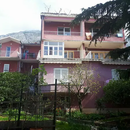 Apartament Mare Sub *