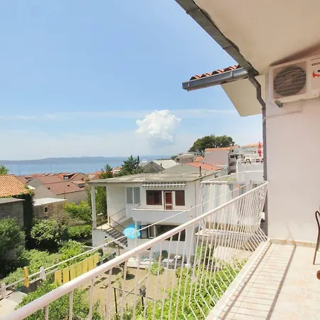 Mare Sub Apartament *
