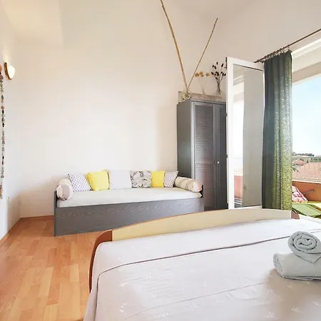 Mare Sub Apartment Baska Voda